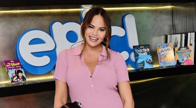 How Chrissy Teigen’s Daughter Luna Helped During ‘SI Swimsuit’ Cover Shoot